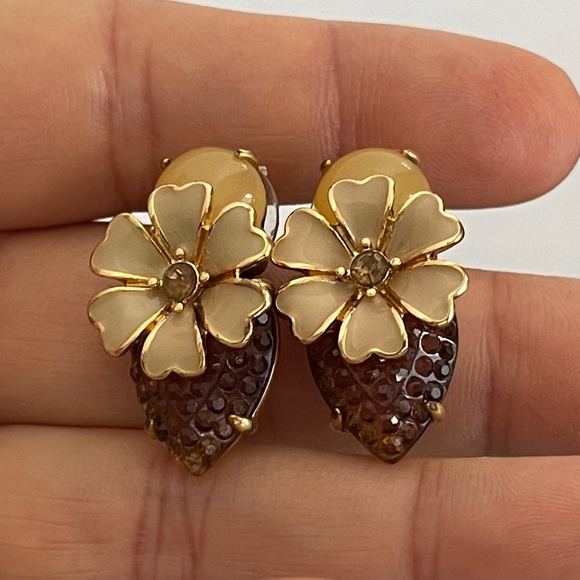 J. Crew Jewelry - J. Crew molded plastic, rhinestone, enamel flower stud earrings